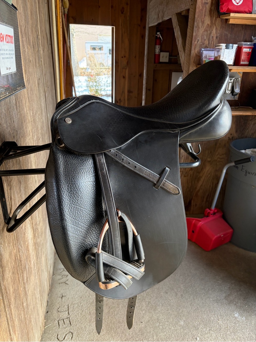Collegiate Dressage Saddle 18.5”